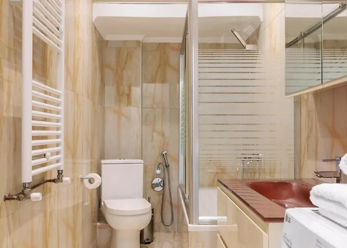 Apartment F & B Collection - 2 Bedroom Flat