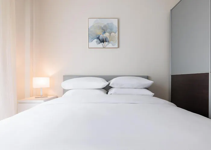 Apartment F & B Collection - 2 Bedroom Flat *
